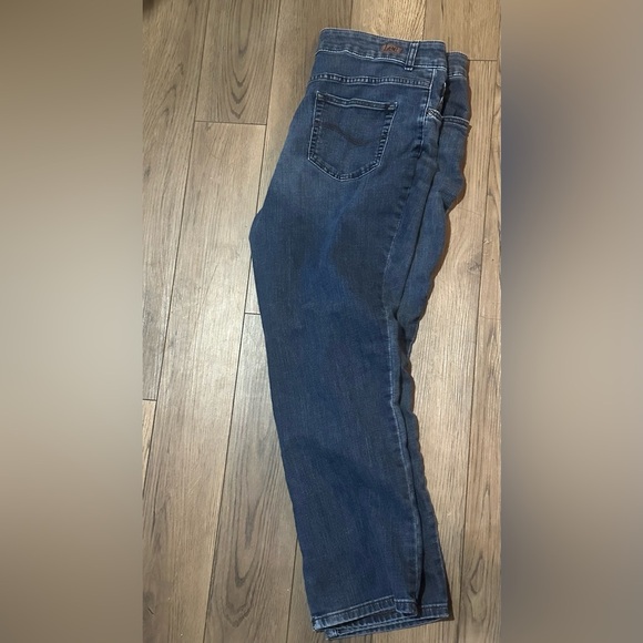 Lee Denim - LEE PLUS relaxed fit straight leg mid rise size 18WPetite